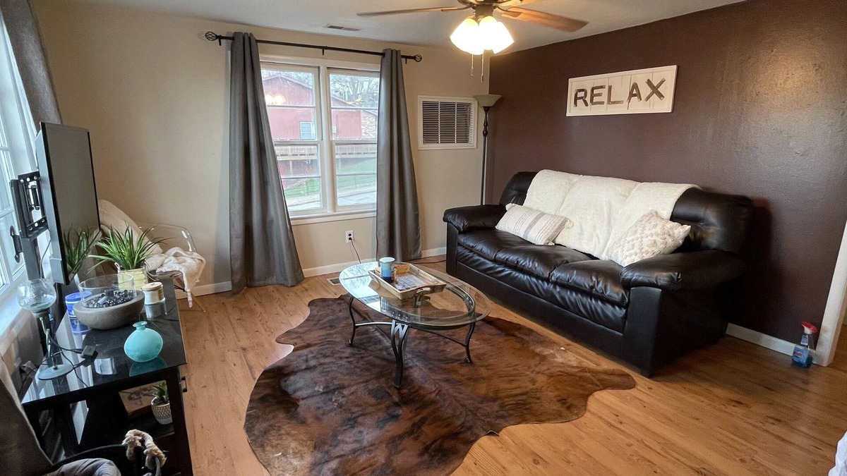Eminence House | Vacation Home in the heart of eminence