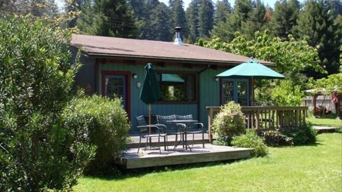 Scotia House | Vacation Home in the Redwoods