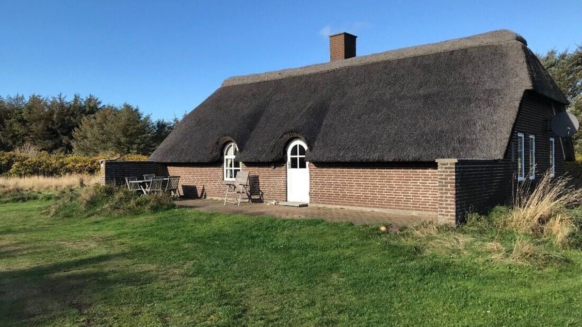 Vedersø Klit House | Vacation home in Vedersø Klit. Only 400 meters to the North Sea