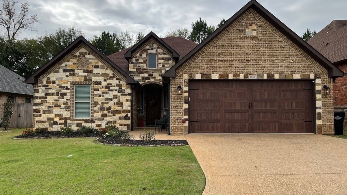 Longview House | Vacation Home is located in a beautiful quiet gated community