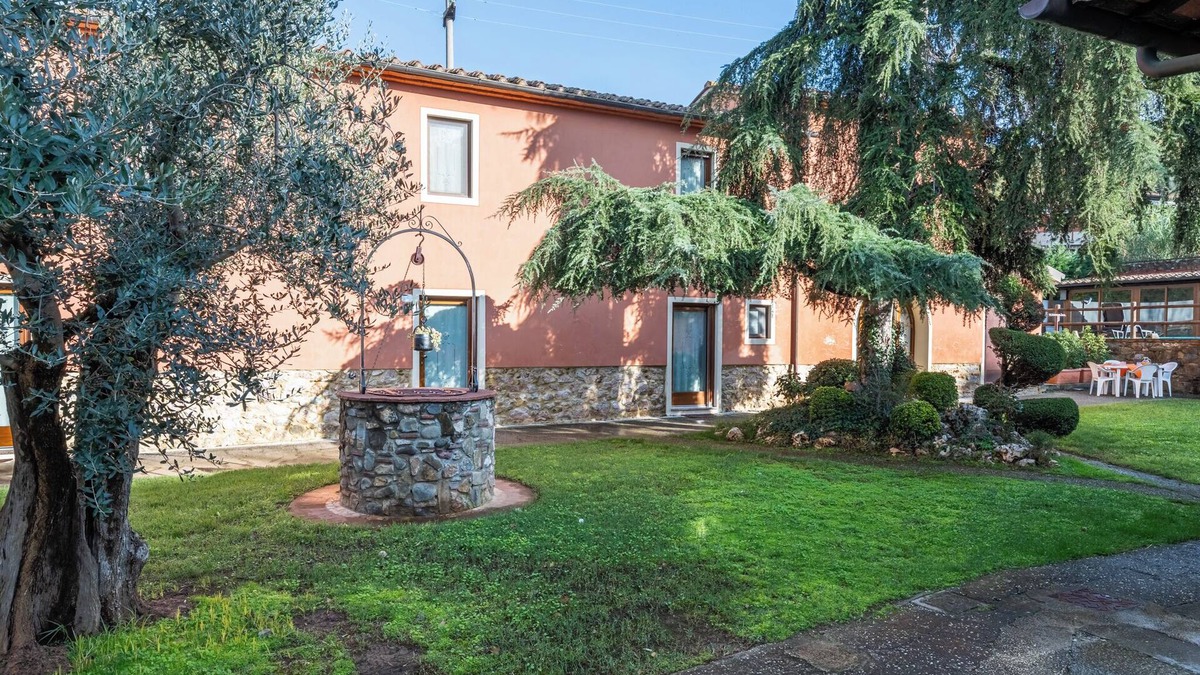 Monsummano Terme House | Vacation Home "Bella Toscana Relax - Lemon" with Mountain View, Shared Pool & Wi-Fi