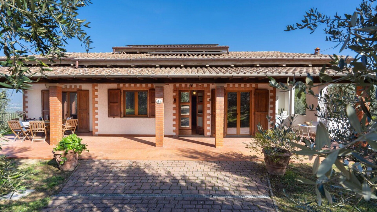 Pergine Valdarno House | Vacation Home in Pergine Valdarno with 3 bedrooms sleeps 6