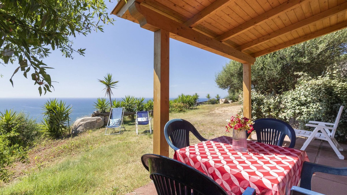 Trinita d'Agultu e Vignola House | Vacation Home "la casa del guardiano della torre 2" with Sea View