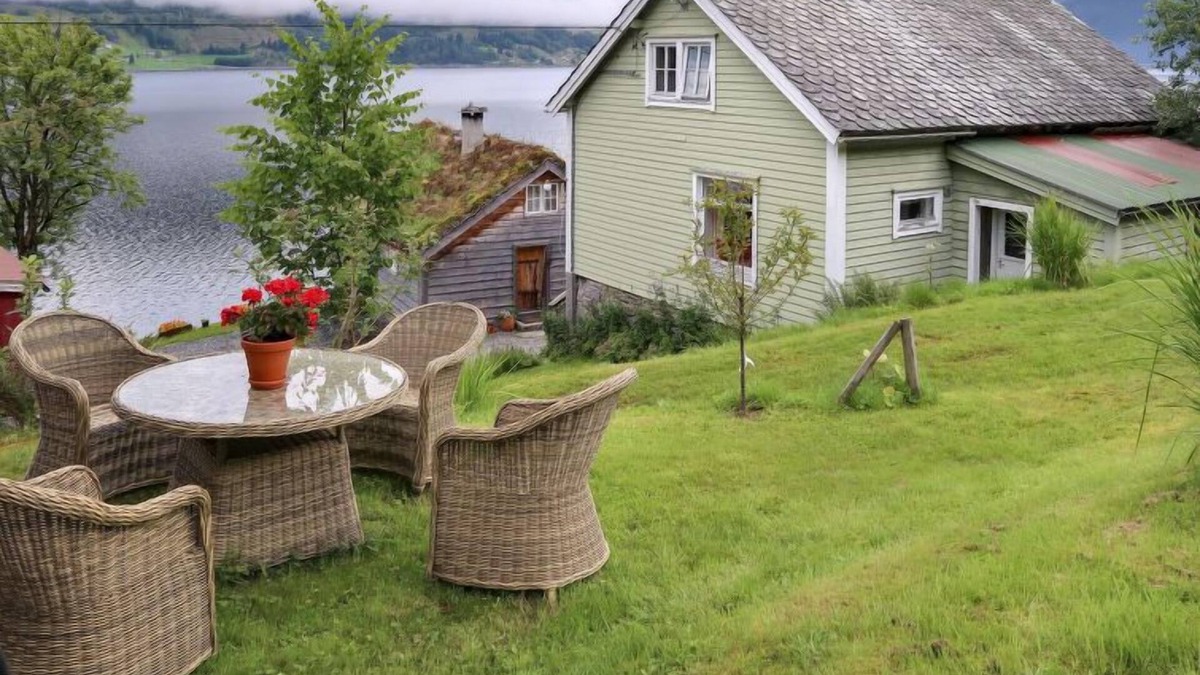 Jolster House | Vacation home Jølstrablikk (FJS096) in Vassenden - 5 persons, 3 bedrooms