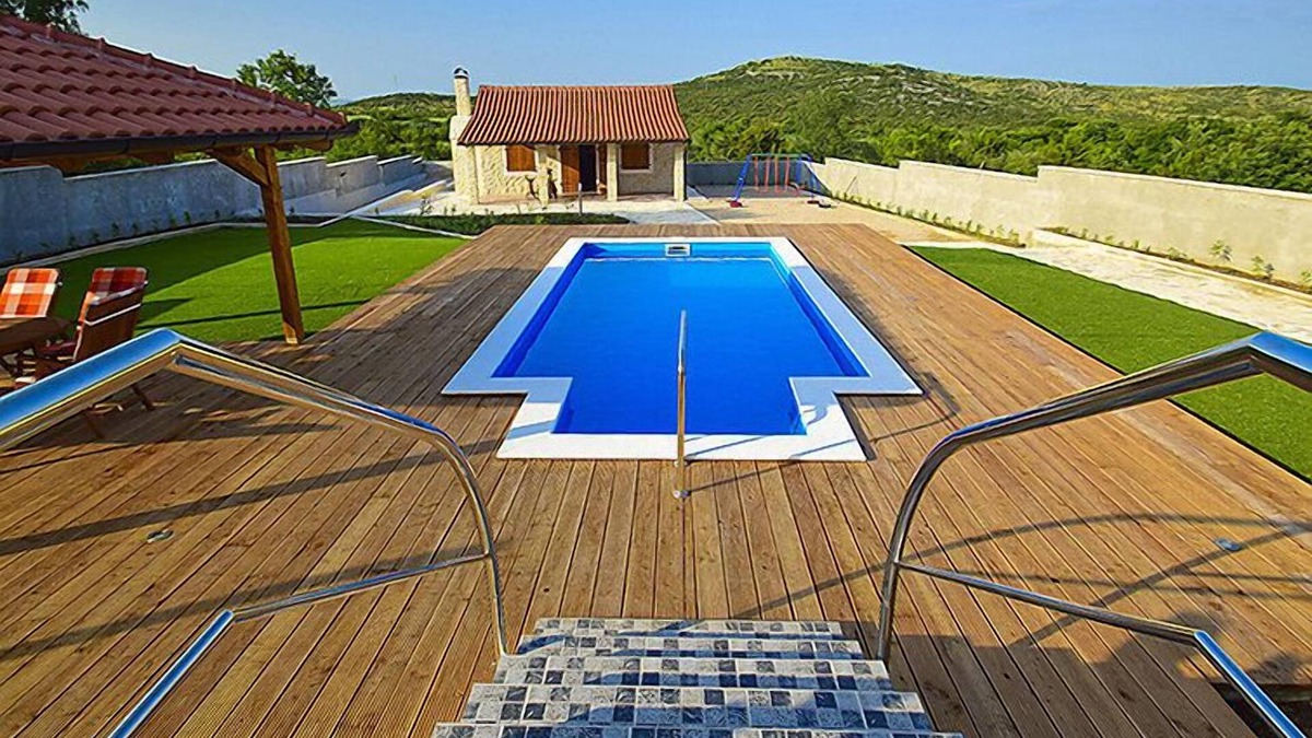Velim House | Vacation home Julija by Interhome