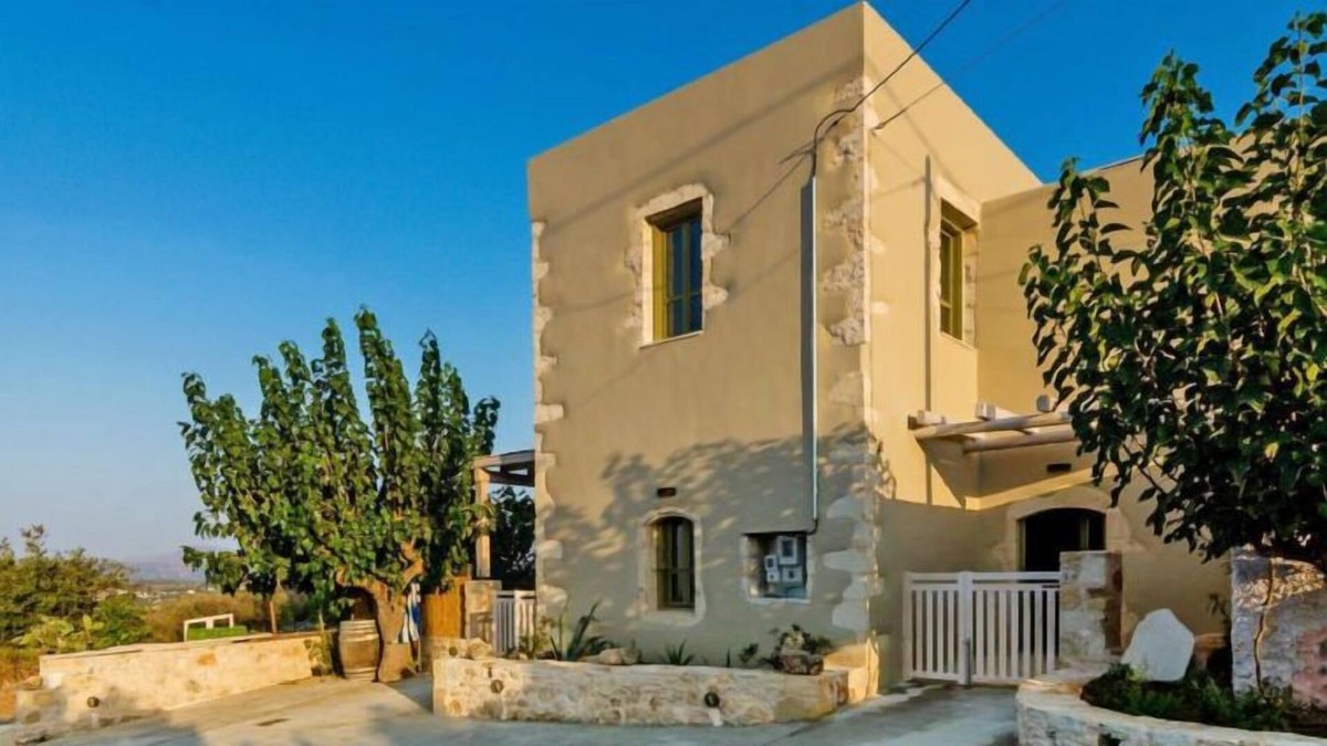 Kastellos House | Vacation home Kastellos Old House in Georgioupoli - 7 persons, 3 bedrooms