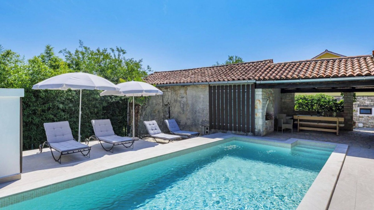 Pican House | Vacation home Kate by Interhome