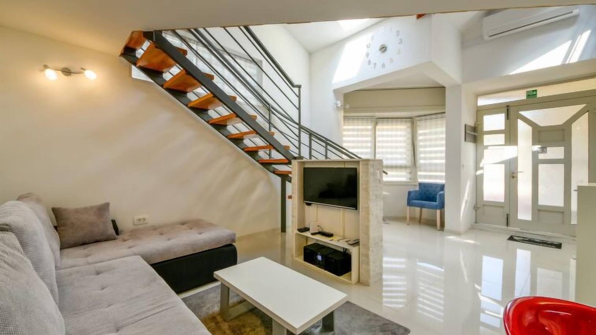 Trinajstici House | Vacation home Lana 1 by Interhome