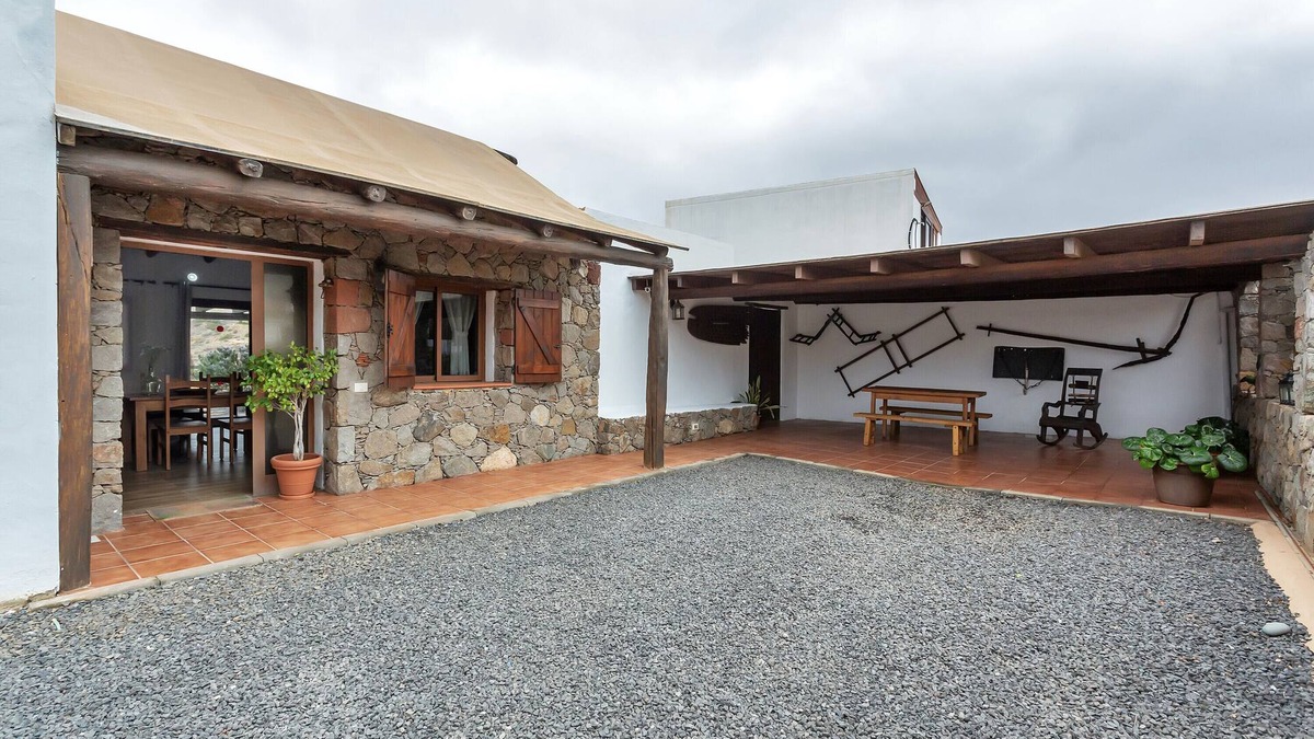 Betancuria House | Vacation Home 'La Casilleta' with Mountain View, Wi-Fi and Air Conditioning