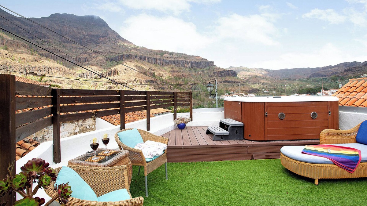 San Bartolome de Tirajana House | Vacation Home "La Casa Nueva" with Mountain View, Whirlpool & Wi-Fi