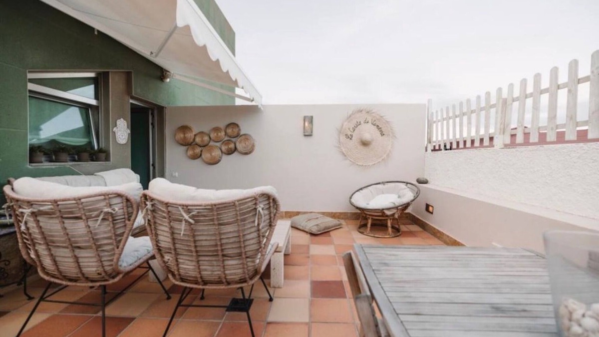 Telde House | Vacation Home 'La Casita De Vanessa' with Sea View, Terrace & Wi-Fi