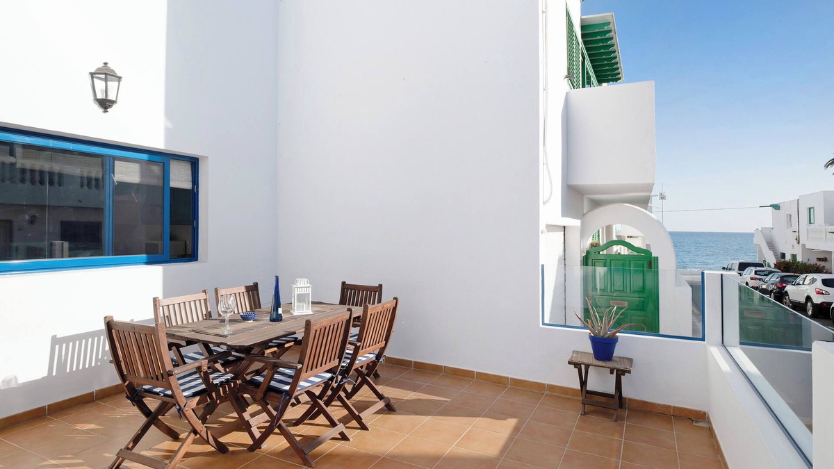 Playa Honda House | Vacation Home 'La Chinija' with Sea View, Private Terrace and Wi-Fi