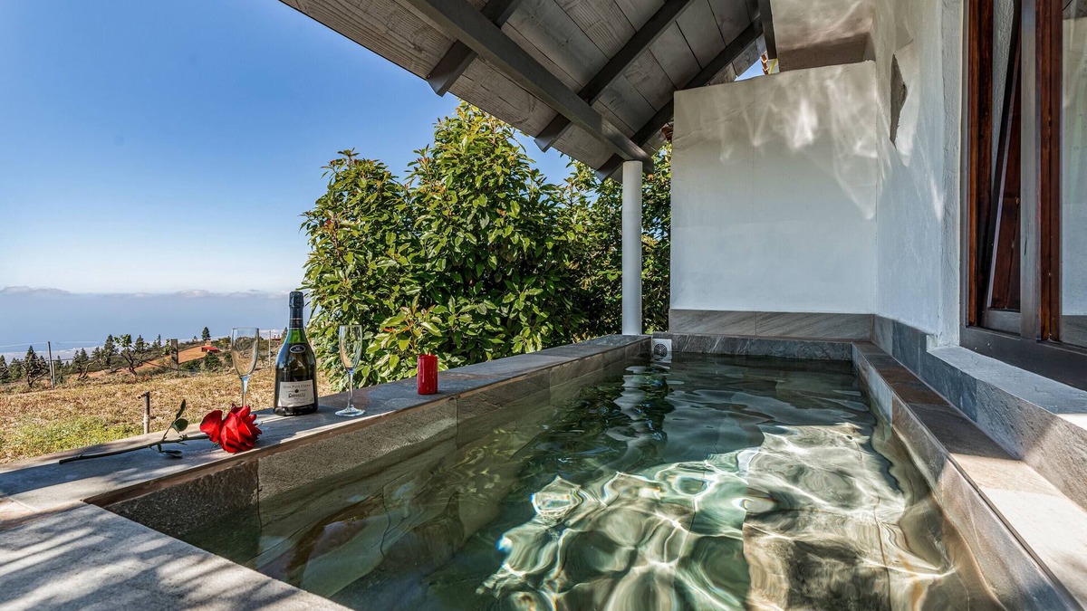 Granadilla de Abona House | Vacation Home 'Land Of Dreams' with Sea View, Shared Pool and Wi-Fi
