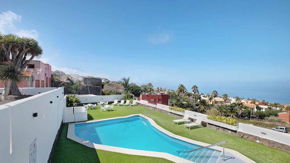 Sauzal House | Vacation Home 'Linaje del Pago Negramol' with Sea View, Pool & Wi-Fi