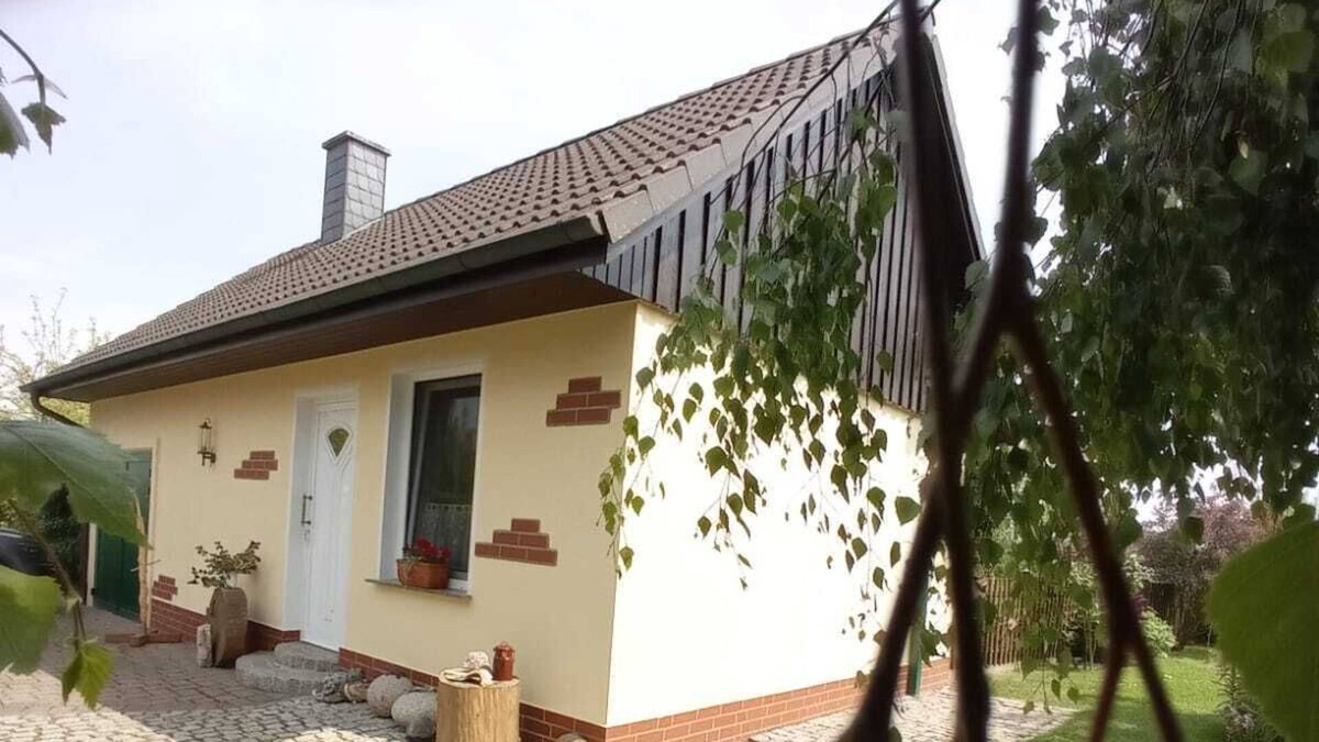 Dobin am See House | Vacation Home "Liwi" with Private Terrace, Private Garden & Wi-Fi