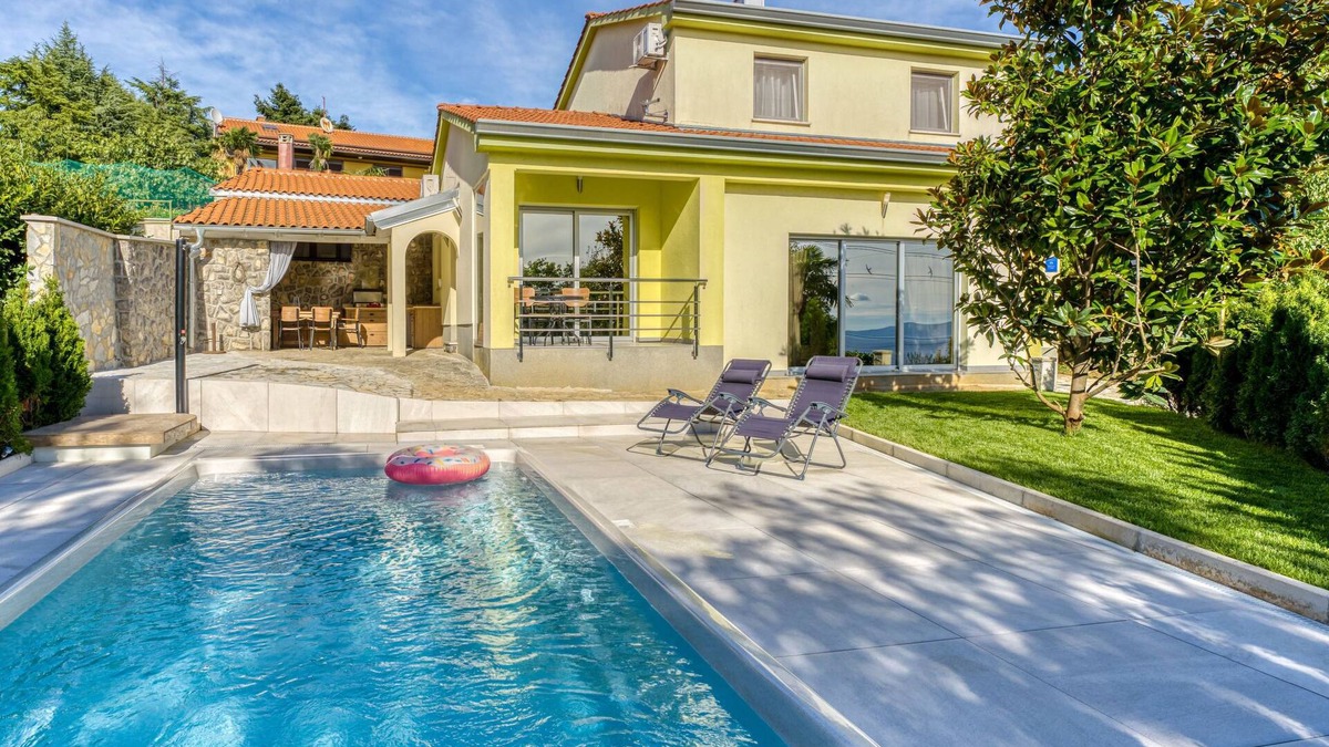 Sarsoni House | Vacation home Mery by Interhome