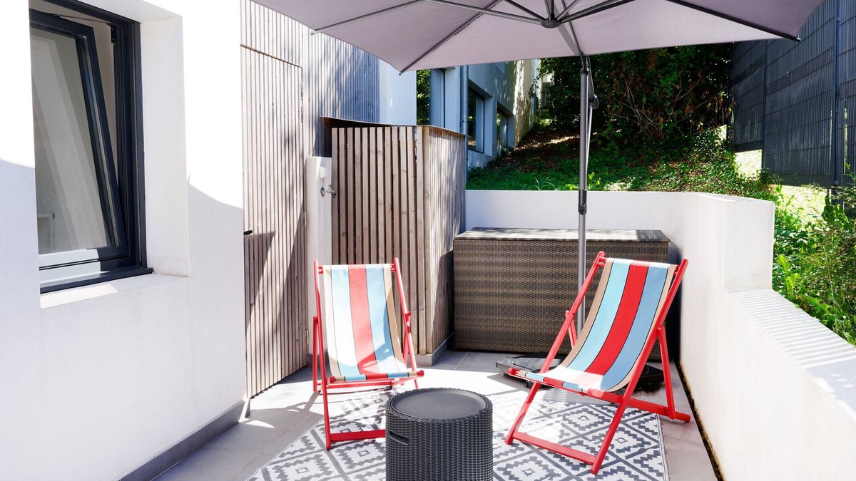 Ascain House | Vacation Home "Maison Aranea" with Mountain View, Private Terrace & Wi-Fi