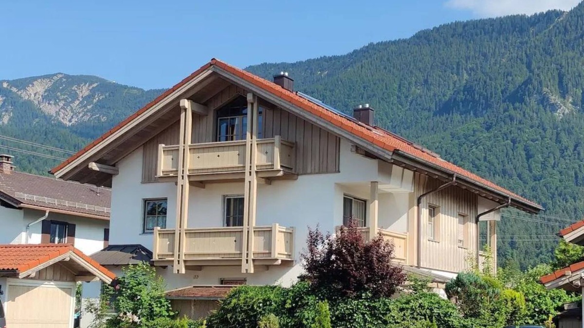 Ohlstadt House | Vacation home Monika - Holiday home, shower and bath, WC, 3 bedrooms