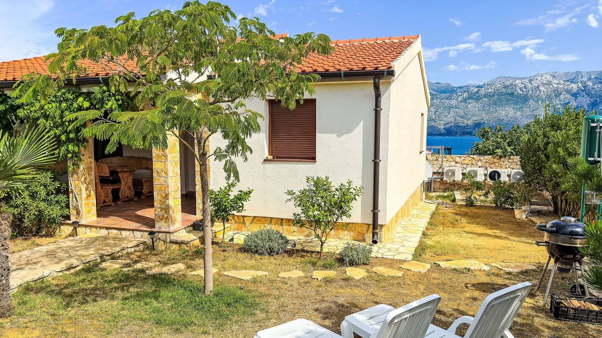 Razanac House | Vacation home Nada by Interhome