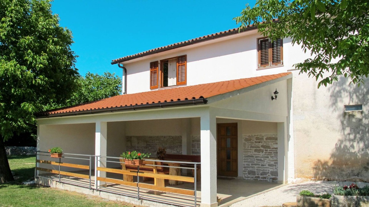 Heki House | Vacation home Narcis by Interhome