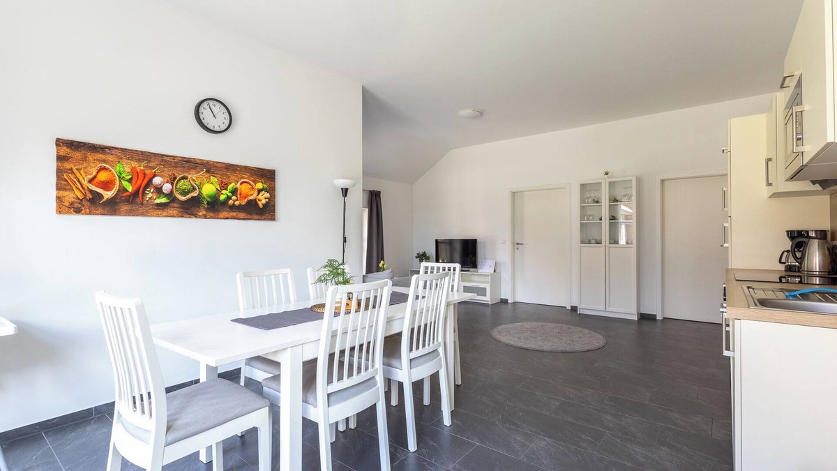 Idafehn Apartment | Vacation home Natura in a beautiful nature reserve, wifi and a view of the countryside