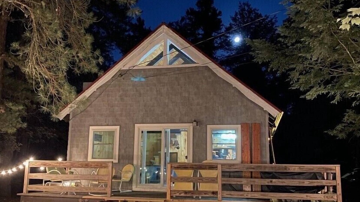 Freedom House | Vacation home near golf, skiing, shopping, & Private Beach Club at Lake Ossipee