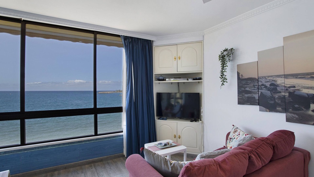 Patalavaca Apartment | Vacation Home 'Patalavaca Beach Holidays Invest' with Sea View, Private Terrace and Wi-Fi