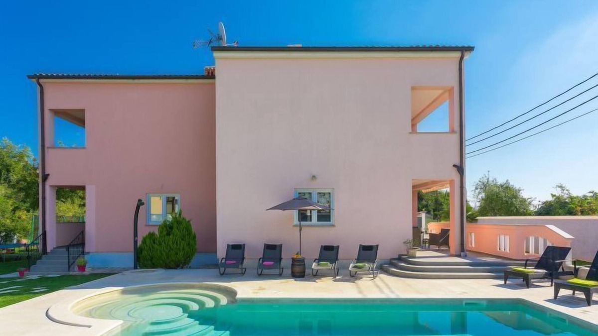 Orihi House | Vacation home Paus by Interhome