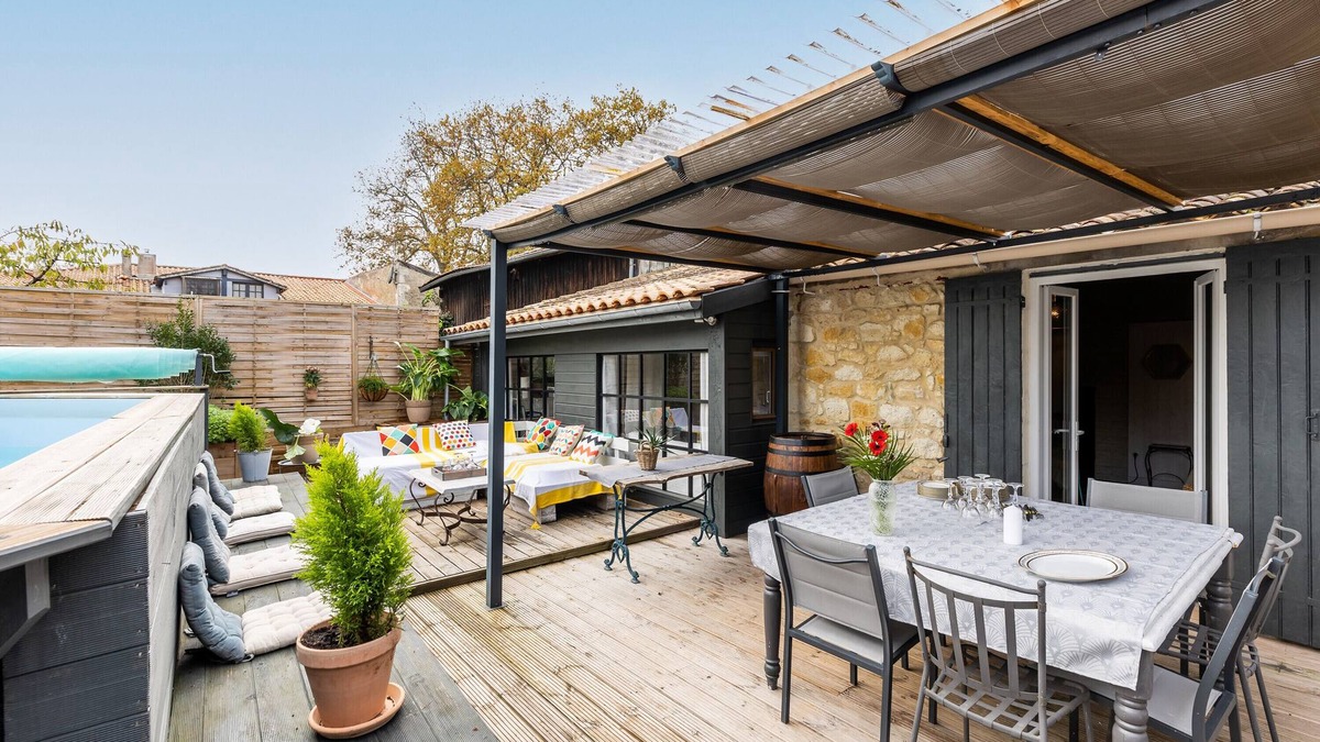 Vertheuil House | Vacation Home "Pierre et espace bien-être" with Private Pool, Sauna & Wi-Fi