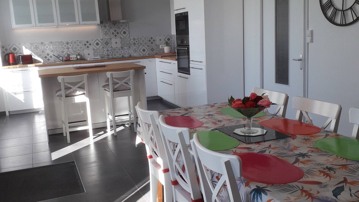 Plomodiern House | Vacation home, Plomodiern, Finistère, 2 to 8 pers, 7 kilometers from the beach