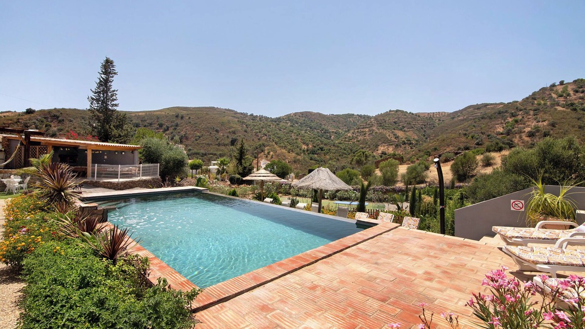 Fonte do Bispo House | Vacation Home "Quinta do Silêncio T4" with Mountain View, Shared Pool & Wi-Fi