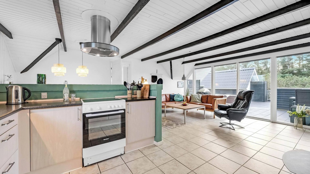 Sondervig Cottage | Vacation home renovated in 2023 with a 6-person hot tub - 1010