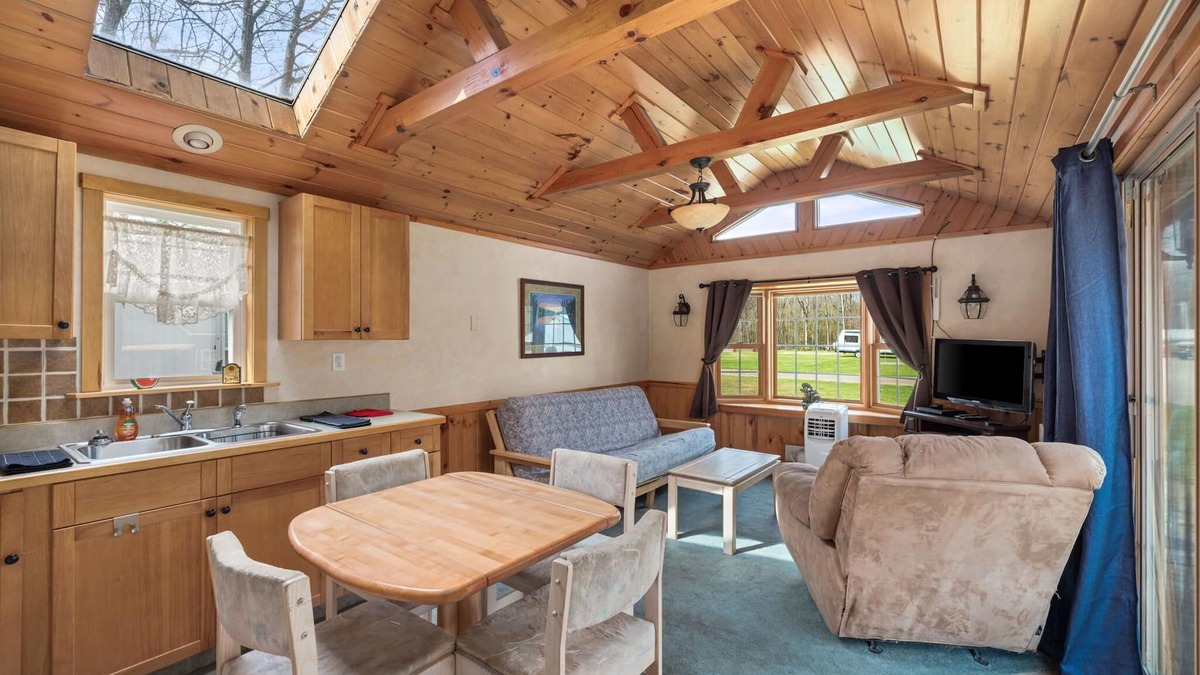 Russell Cabin | Vacation Home Rental PM 51