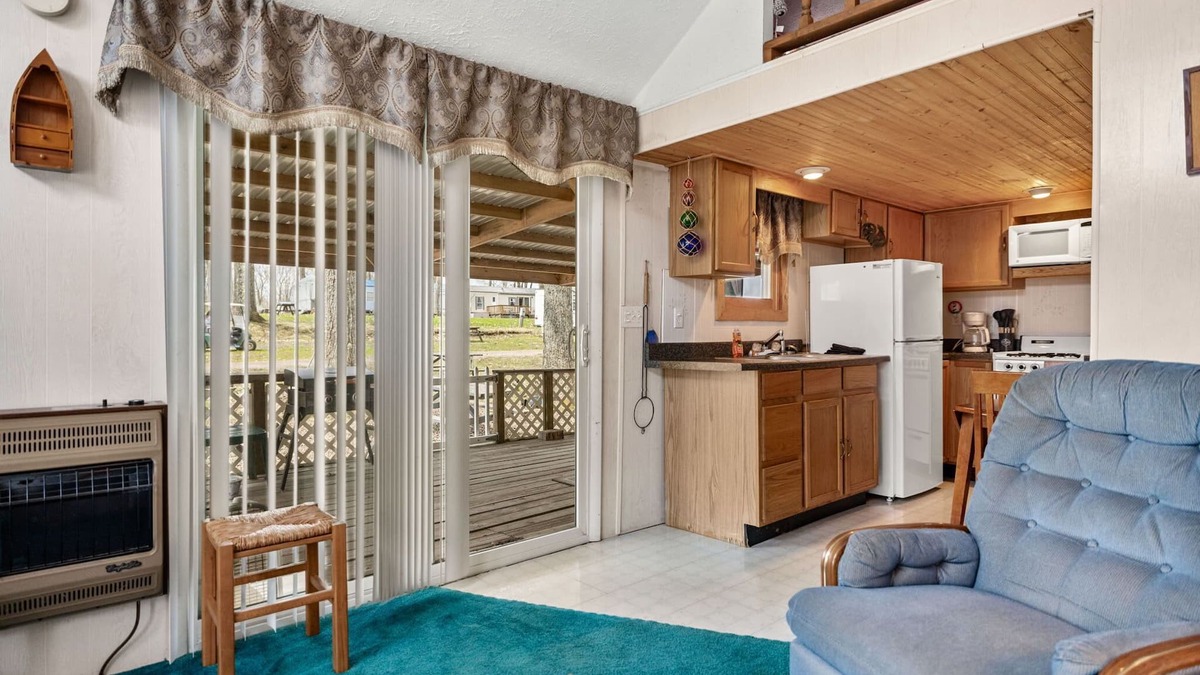 Russell Cabin | Vacation Home Rental PM C-06