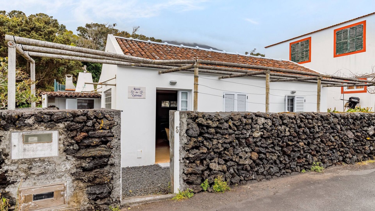 Sao Mateus House | Vacation Home "Retiro Dos Cabritos" with Sea View and Private Terrace