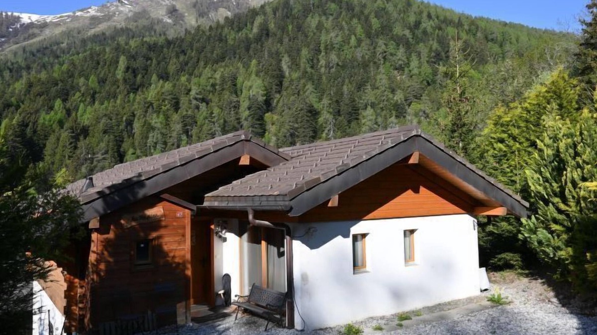 Ovronnaz House | Vacation home Ropiar by Interhome