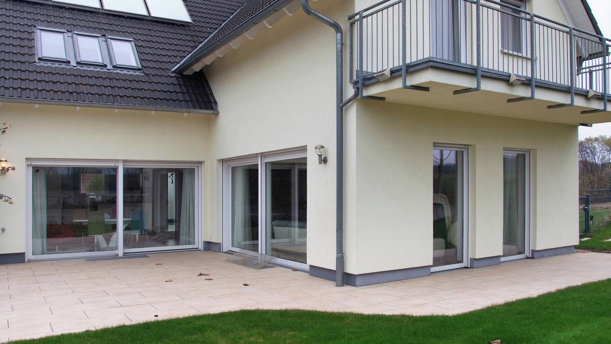 Heroldsbach House | Vacation Home "Ruhiges Einfamilienhaus" with Private Terrace, Private Garden & Wi-Fi