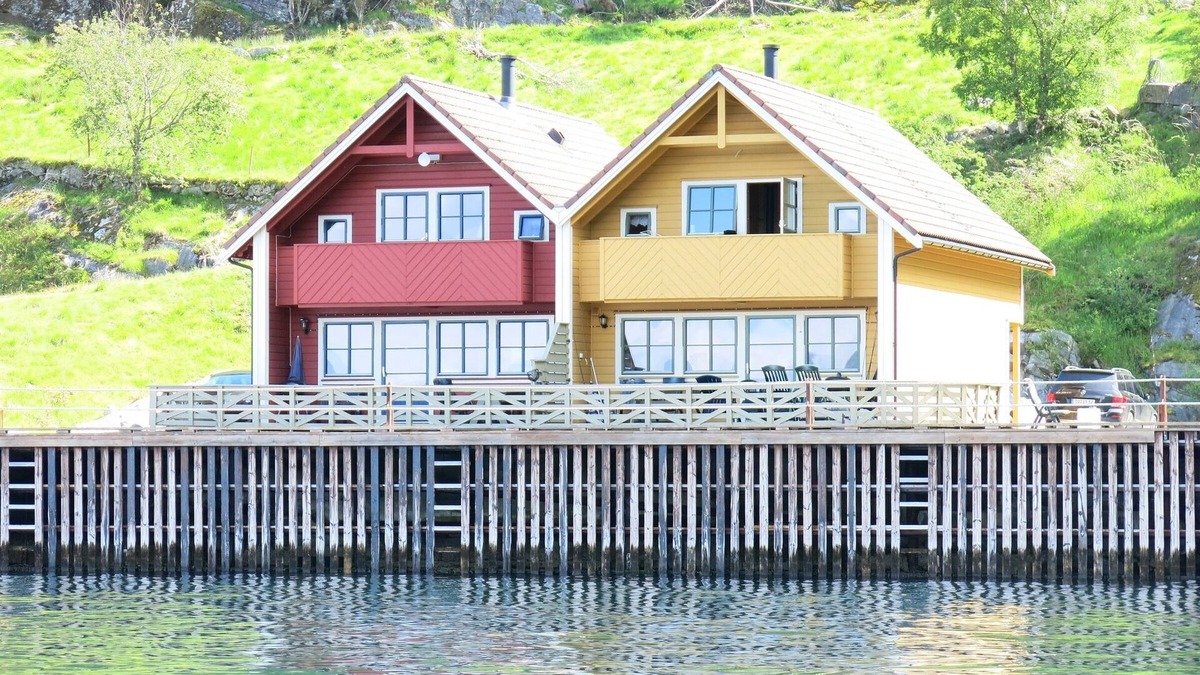 Hoyanger House | Vacation home Sognefjord - several motorboats with 9.9 hp to 60 hp for hire!