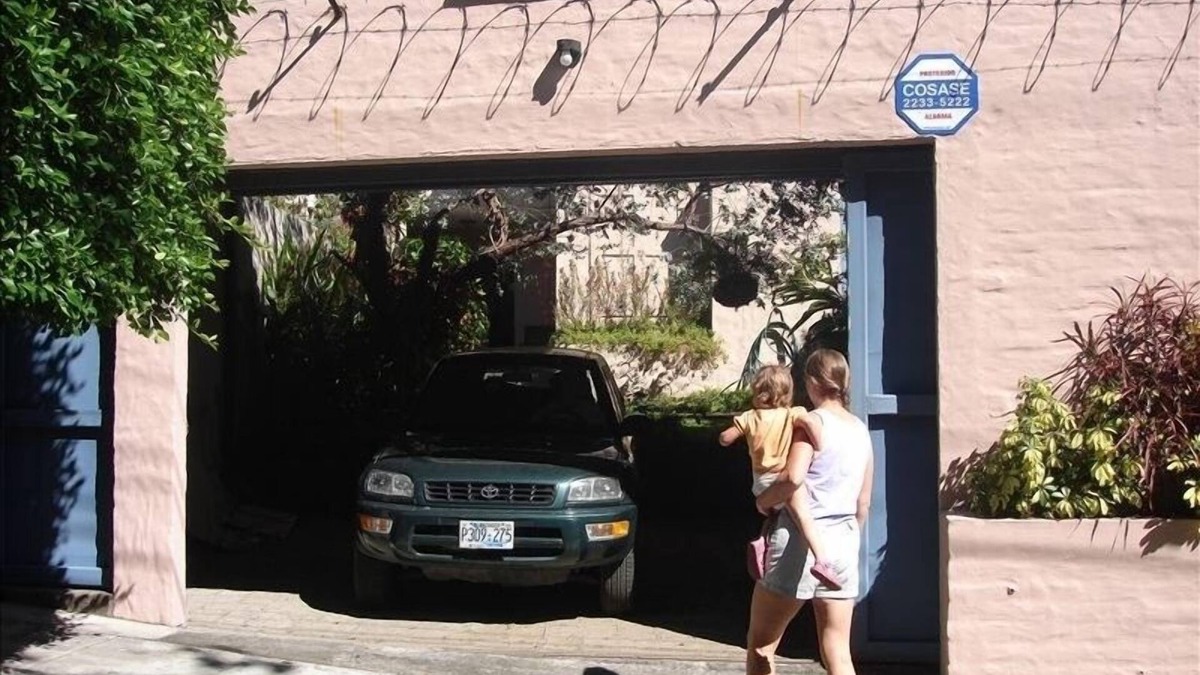 San Salvador House | Vacation Home: the Space, Privacy, Comfort of Your Own House!