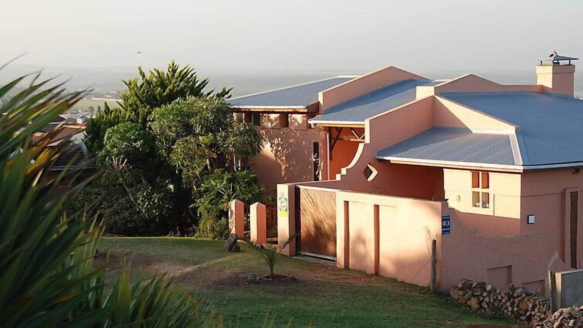 Wavecrest House | Vacation home The Gem - Holiday the GardenRoute in Jeffreys Bay - 7 persons, 4 bedrooms