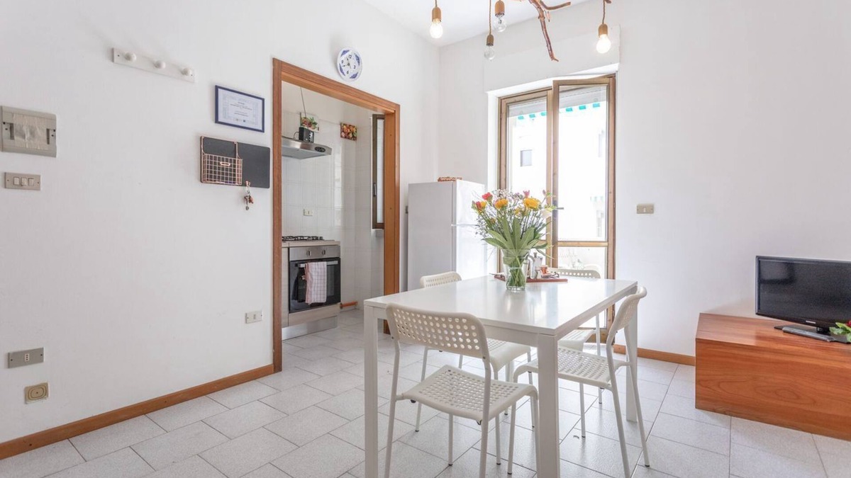 Rivabella House | Vacation Home Trentapassi Rivabella sleeps 4-6 30m from the beach