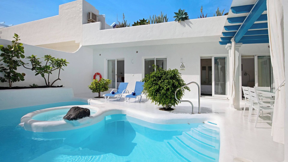 Geafond Villa | Vacation Home "Villa 34" with Mountain View, Pool & Wi-Fi