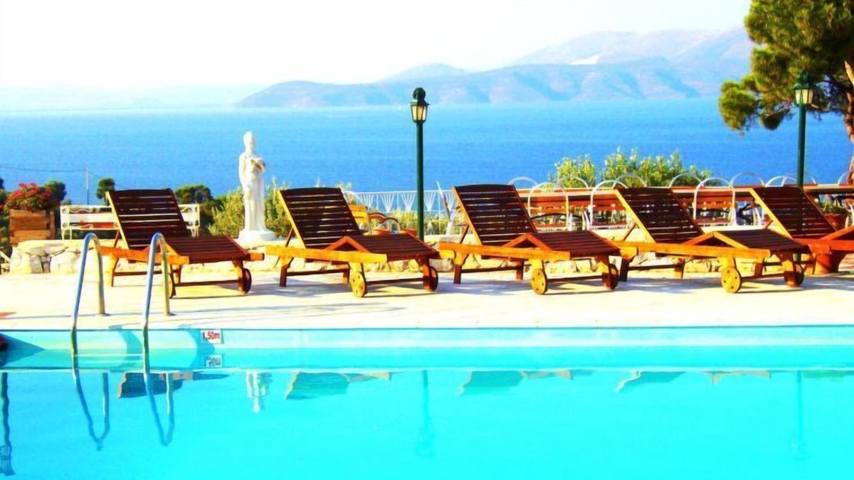 Sesi House | Vacation home Villa Agnanti in Marathonas - 26 persons, 10 bedrooms