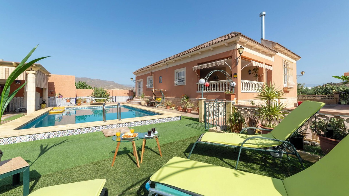 Pechina House | Vacation Home "Villa Mansa" with Mountain View, Private Pool & Wi-Fi