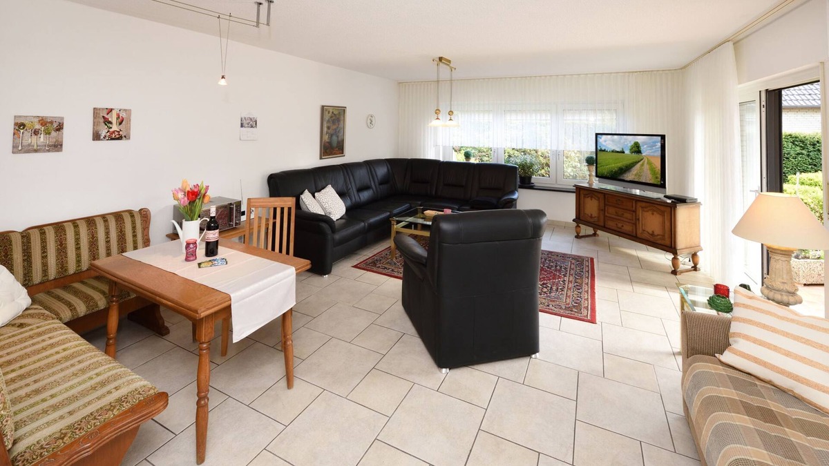 Bad Sassendorf Apartment | Vacation home with terrace and garden