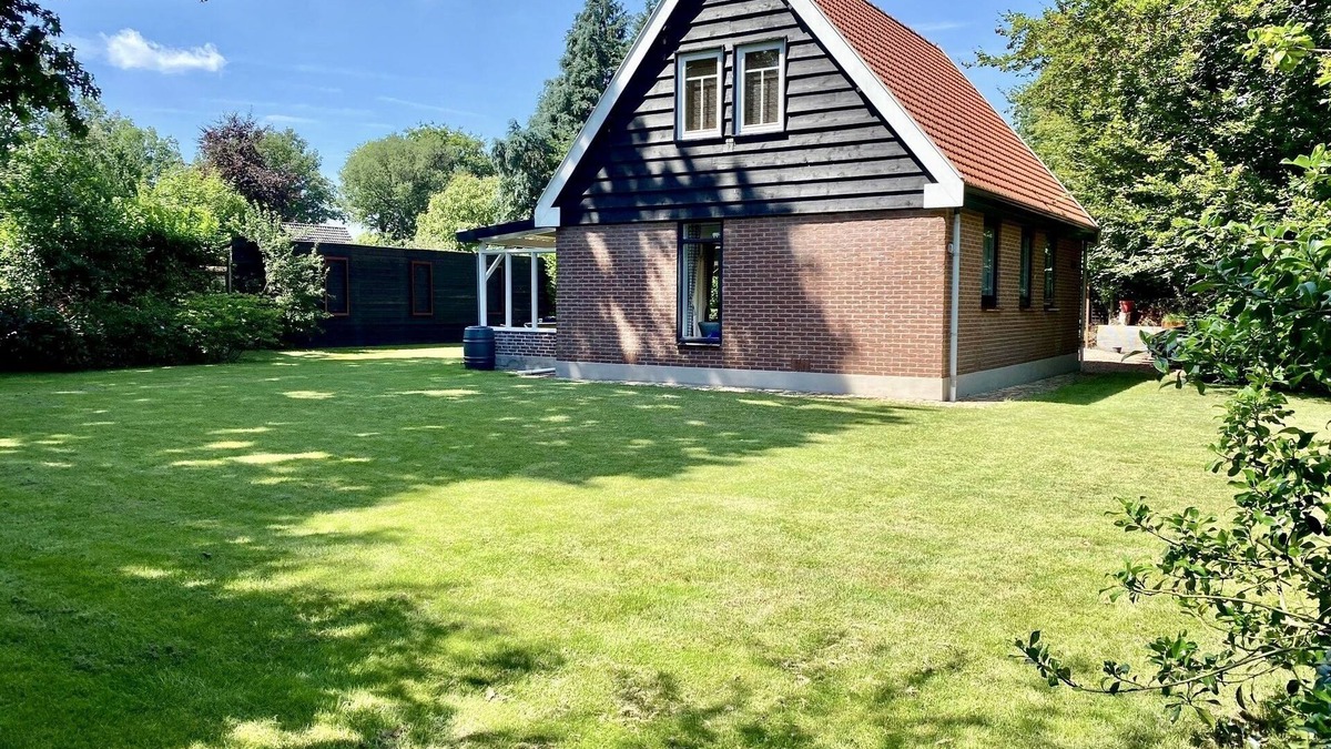 Wapse House | Vacation home with 1000 m garden, 2 bathrooms, surrounded by forests and nature!
