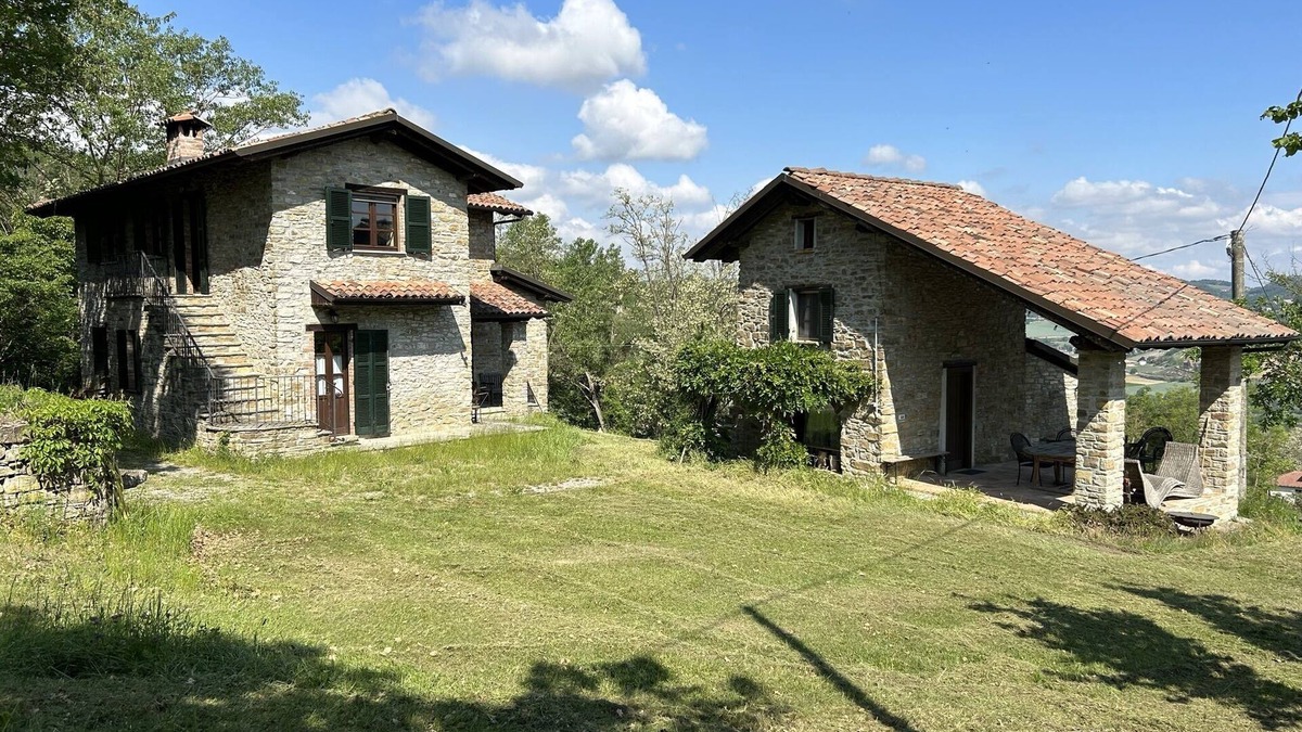 Monastero Bormida Villa | Vacation home with breathtaking views, large garden and pet friendly.