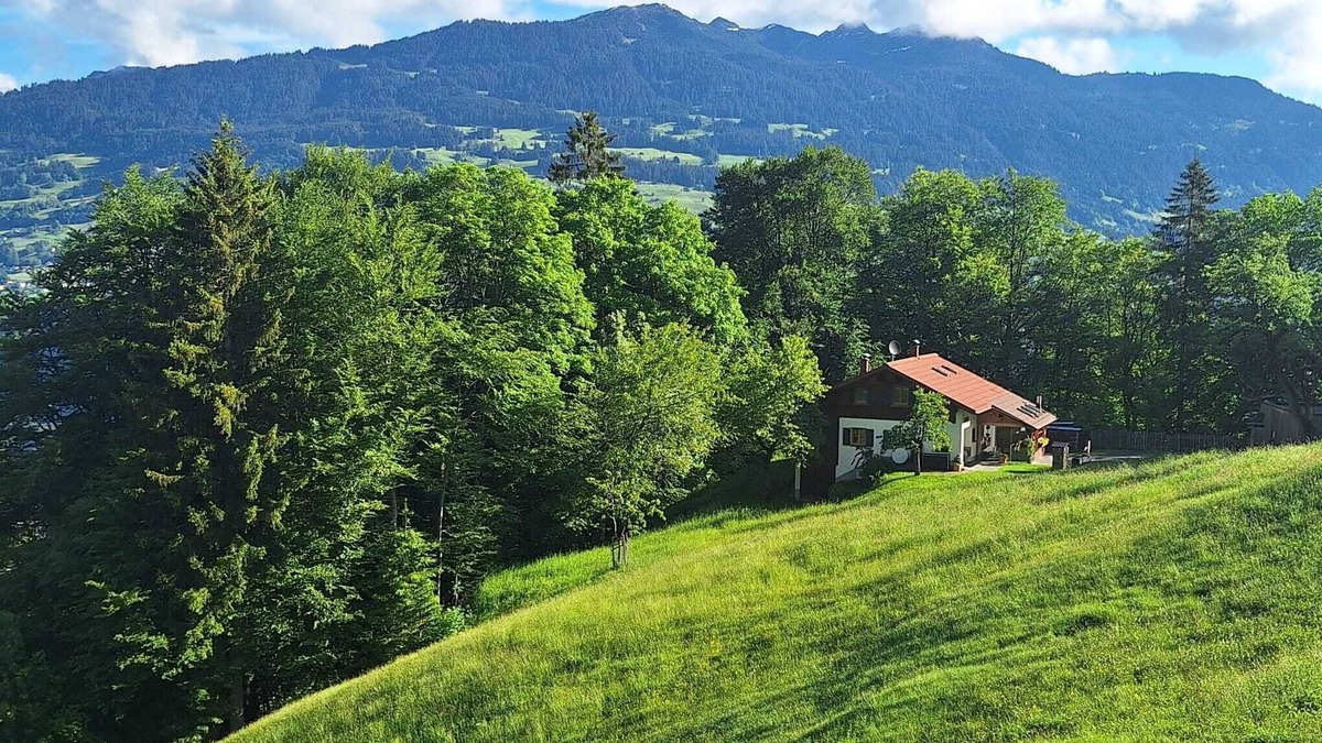 Tschagguns House | Vacation home with conservatory, fireplace and garden barbecue in a secluded location in the mountains