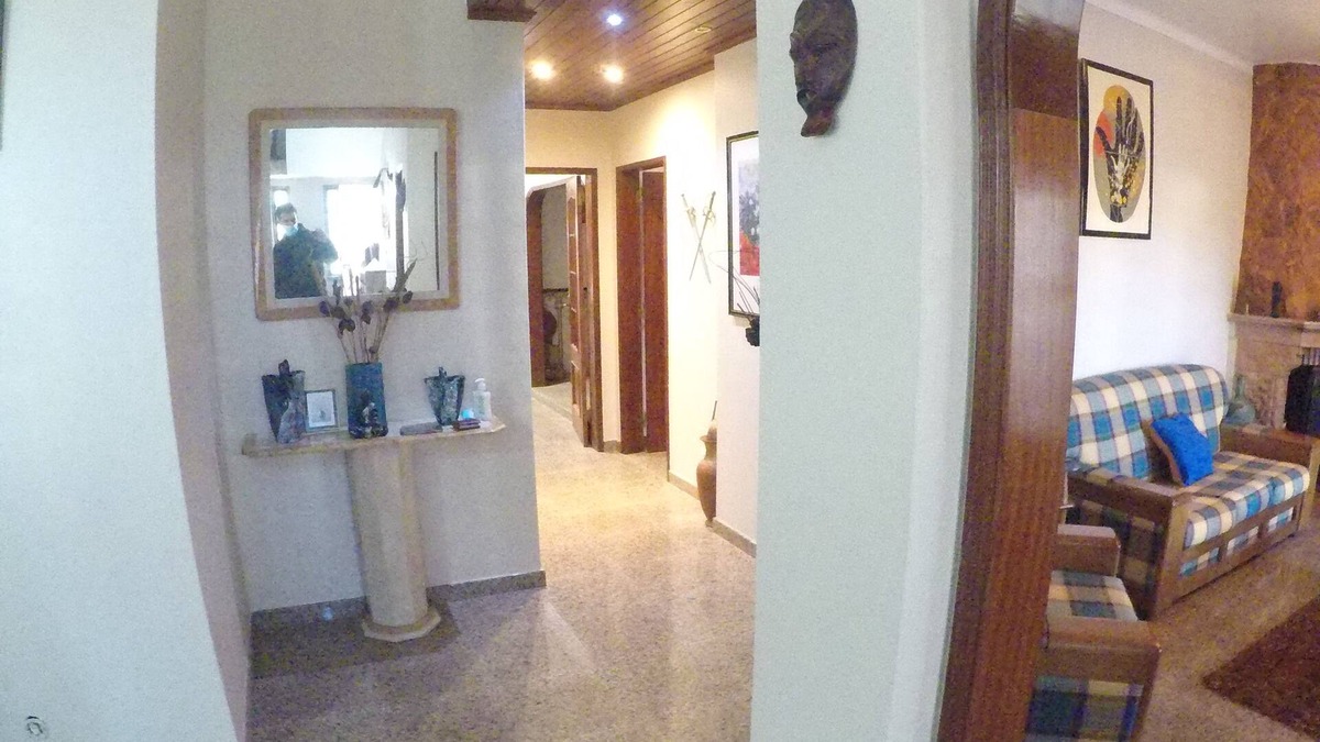 Corroios Villa | Vacation home with driver (for travel)