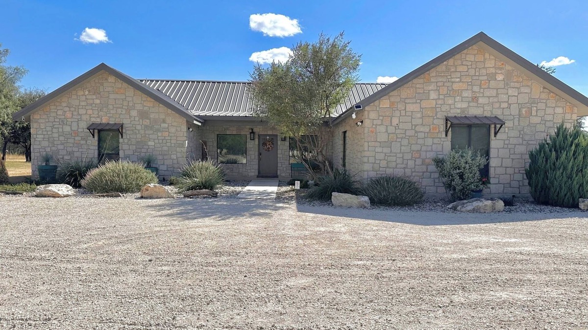 Sabinal House | Vacation home with great amenities!